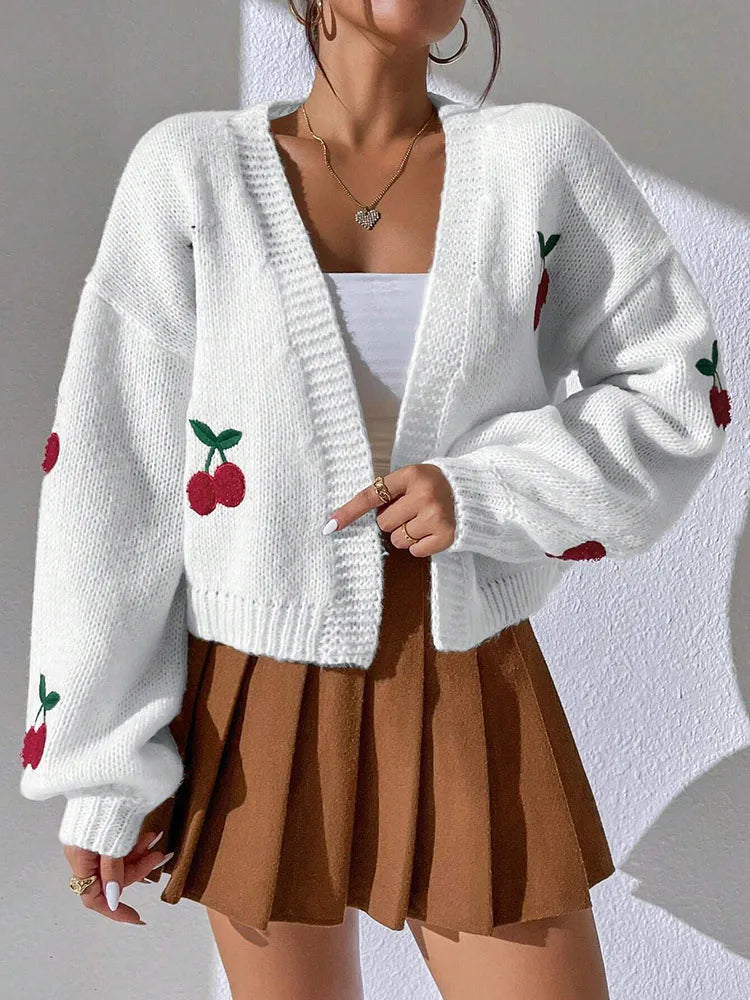 Cardigan Femme à Épaules Tombantes – Tricot Loose Brodé Cerises, Style Commuter.