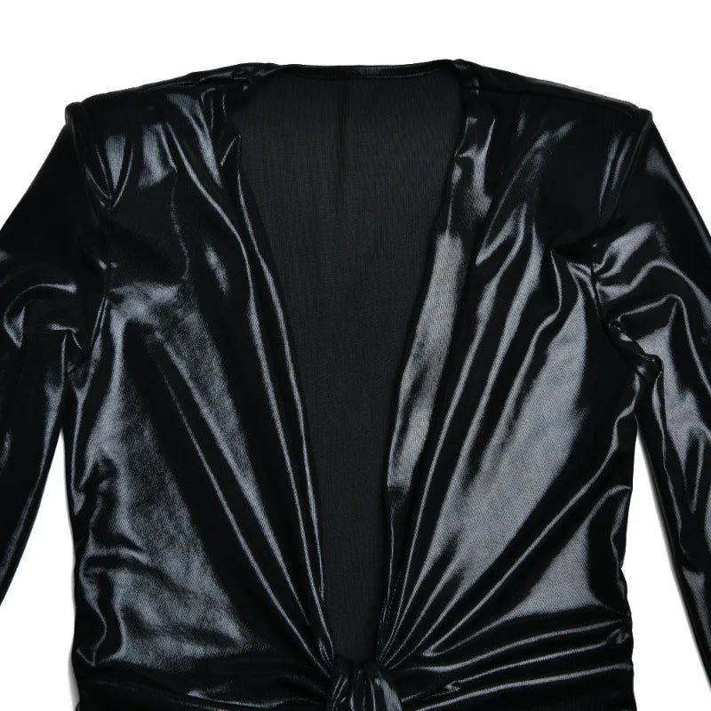 Élégante robe maxi métallisée pour femme, col en V sexy, manches longues, fronces flatteuses et fente haute. Parfaite pour les soirées, clubs ou événements chics. Style glamour et féminin.