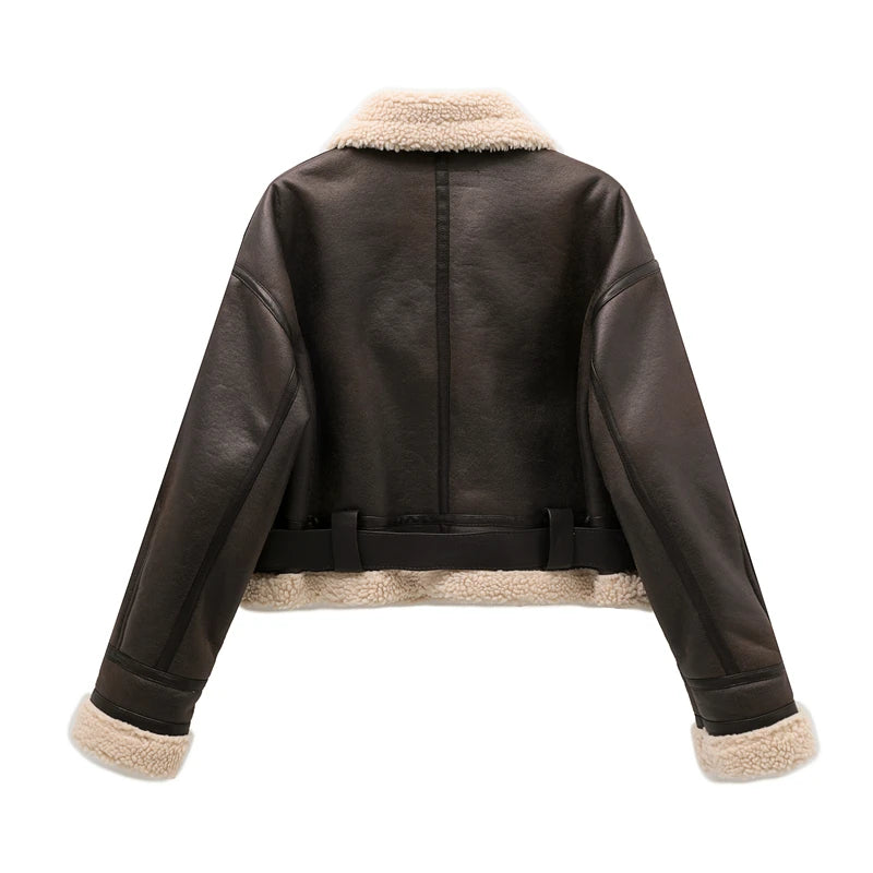 Manteau femme chaud en fausse fourrure shearling, style vintage ceinturé.