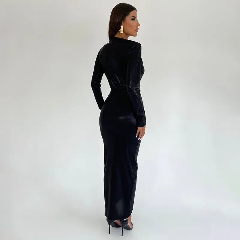 Élégante robe maxi métallisée pour femme, col en V sexy, manches longues, fronces flatteuses et fente haute. Parfaite pour les soirées, clubs ou événements chics. Style glamour et féminin.