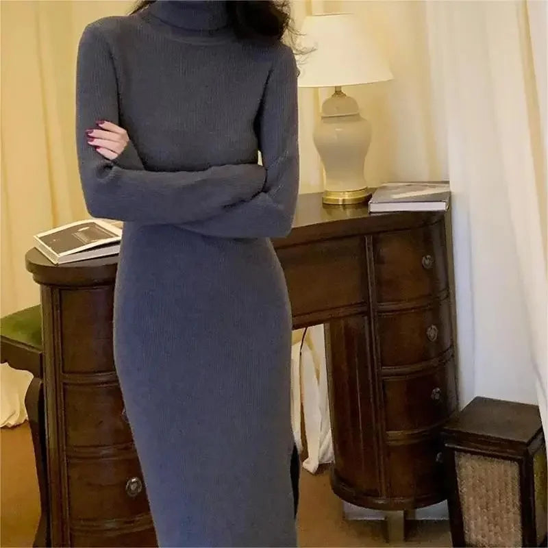 Robe Pull Femme Col Haut – Tricot Uni Élégant Style Chic Hiver 2025.