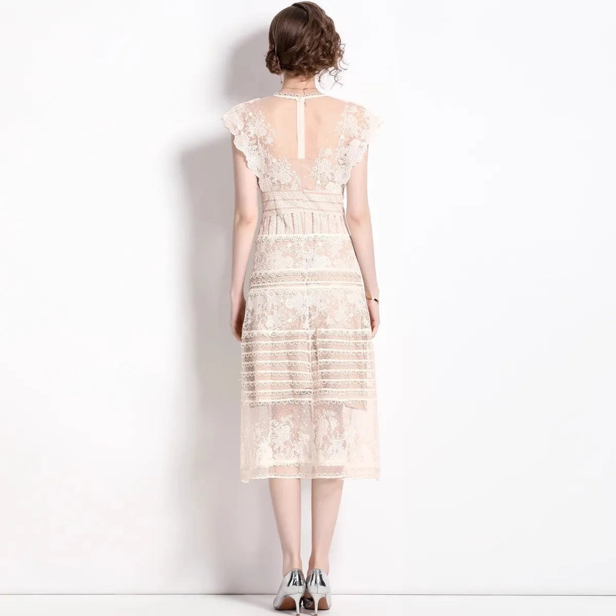 Robe midi femme à fleurs brodées – manches courtes, style vintage élégant