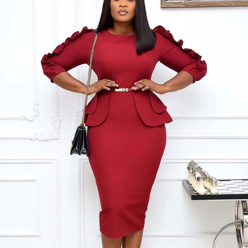 Robe élégante de bureau pour femme, col rond, manches trois quarts, ceinturée à la taille, coupe ajustée mi-mollet. Idéale pour un look professionnel et raffiné.