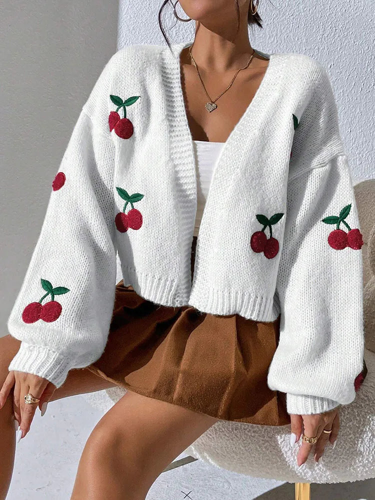 Cardigan Femme à Épaules Tombantes – Tricot Loose Brodé Cerises, Style Commuter.