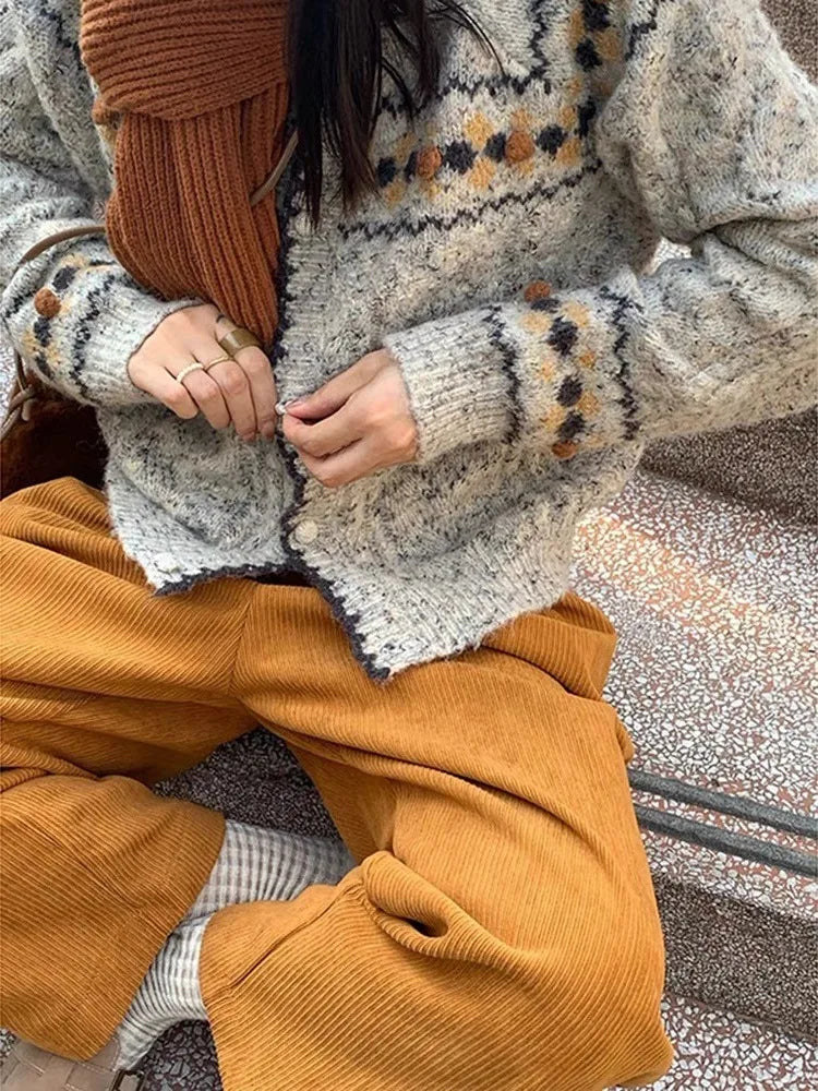 Cardigan Femme Vintage Col Rond – Tricot Boutonné Style Coréen Hiver 2025.