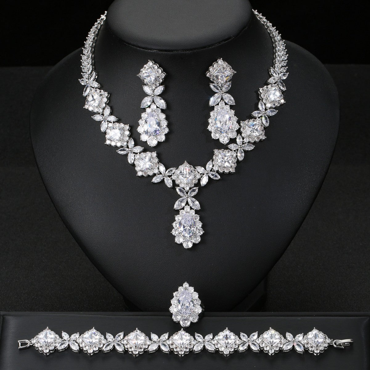 European And American Luxury Zircon Necklace Earring Bracelet Ring Suit.