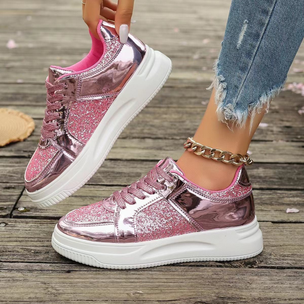 Fashion Lace-up Flat Shoes With Sequin Design Casual Sports Thick Bottom Round Toe Shoes For Women Non-slip Walking Sneakers.