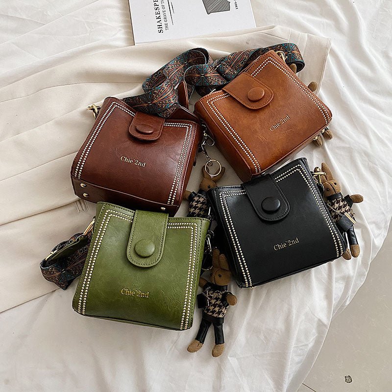 New Fashion Retro High Texture Shoulder Messenger Bag.