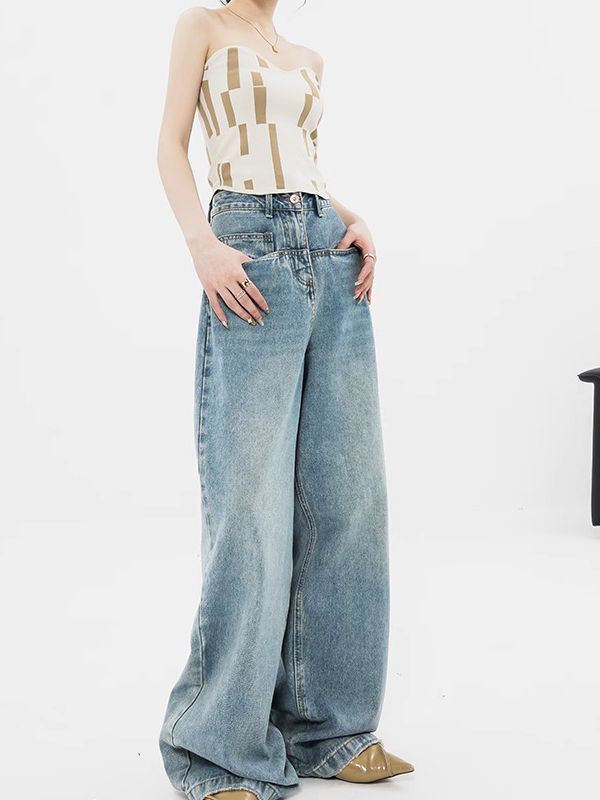 Women's Worn Looking Washed-out Wide-leg Jeans.