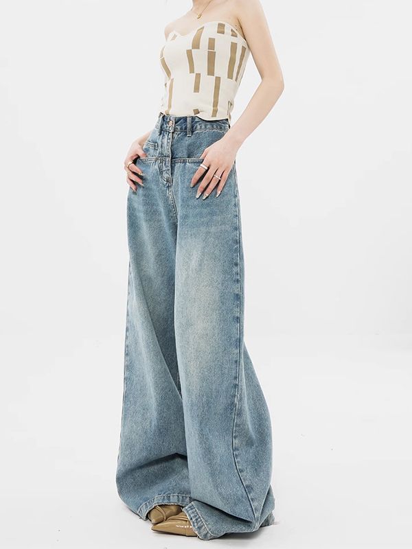 Women's Worn Looking Washed-out Wide-leg Jeans.