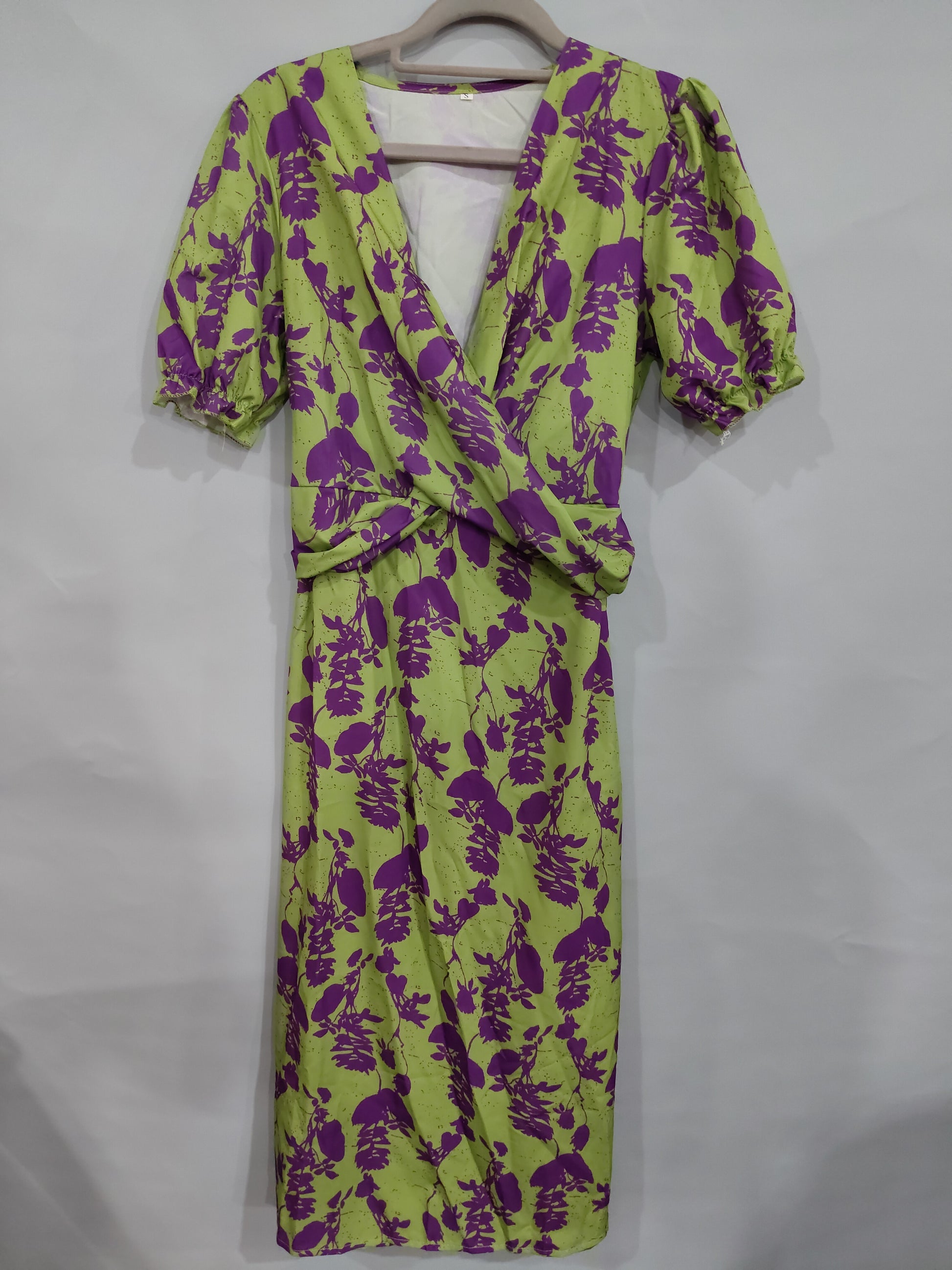 Summer V-neck Short-sleeved Dress Fashion Flowers Printed Slim Beach Dresses For Women Clothing.