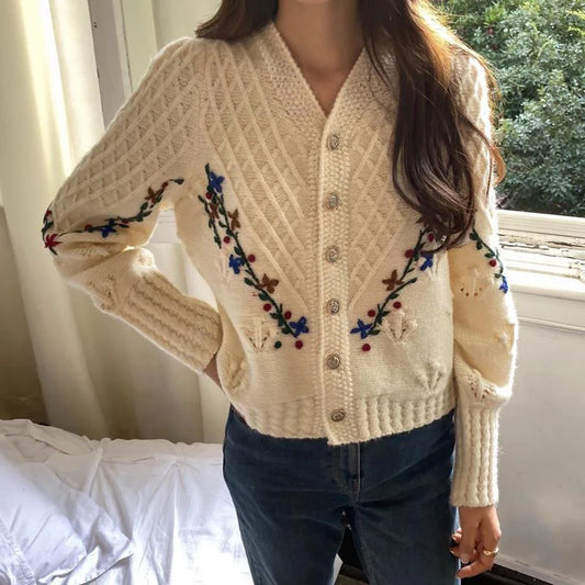 Cardigan Femme Brodé Fleurs – Tricot Vintage Col V Style Coréen Automne Hiver 2025.