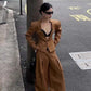 Ensemble Femme Rayé Marron – Veste Col V Cintrée & Pantalon Large, Tenue Bureau Chic 2025.