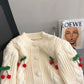 Cardigan Tricoté Femme avec Cerises 3D – Style Coréen Élégant Automne.