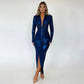 Élégante robe maxi métallisée pour femme, col en V sexy, manches longues, fronces flatteuses et fente haute. Parfaite pour les soirées, clubs ou événements chics. Style glamour et féminin.