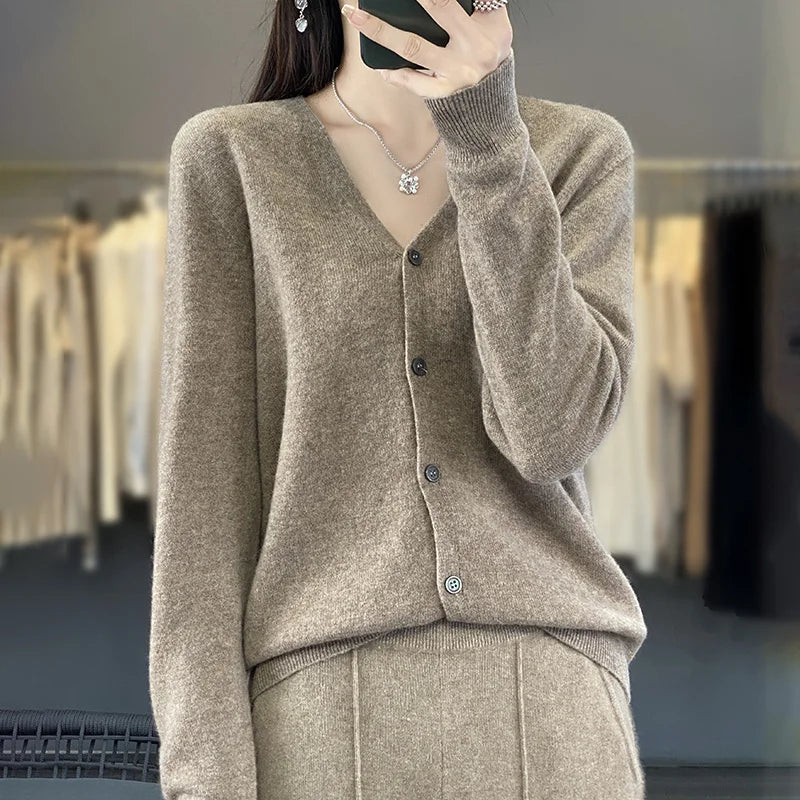 Cardigan Femme en Laine – Tricot Loose à Col V, Manches Longues | Collection.