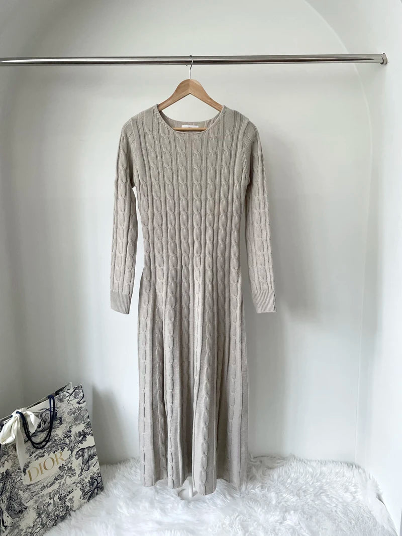 Robe pull longue femme hiver – maille torsadée chaude, coupe évasée élégante