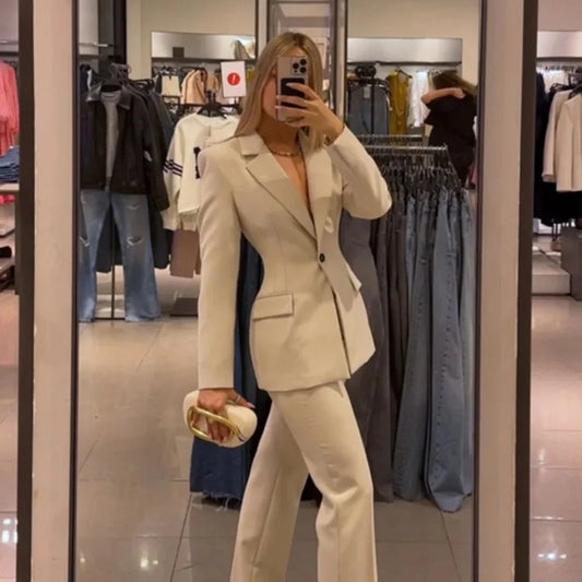Ensemble femme blazer et pantalon – deux pièces chic couleur kaki