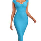 Robe midi bandage élégante avec col orné de strass, manches courtes et coupe moulante. Idéale pour soirées, cocktails et événements chics.