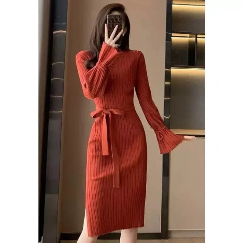 Robe pull femme automne/hiver – col V, manches évasées, coupe ajustée