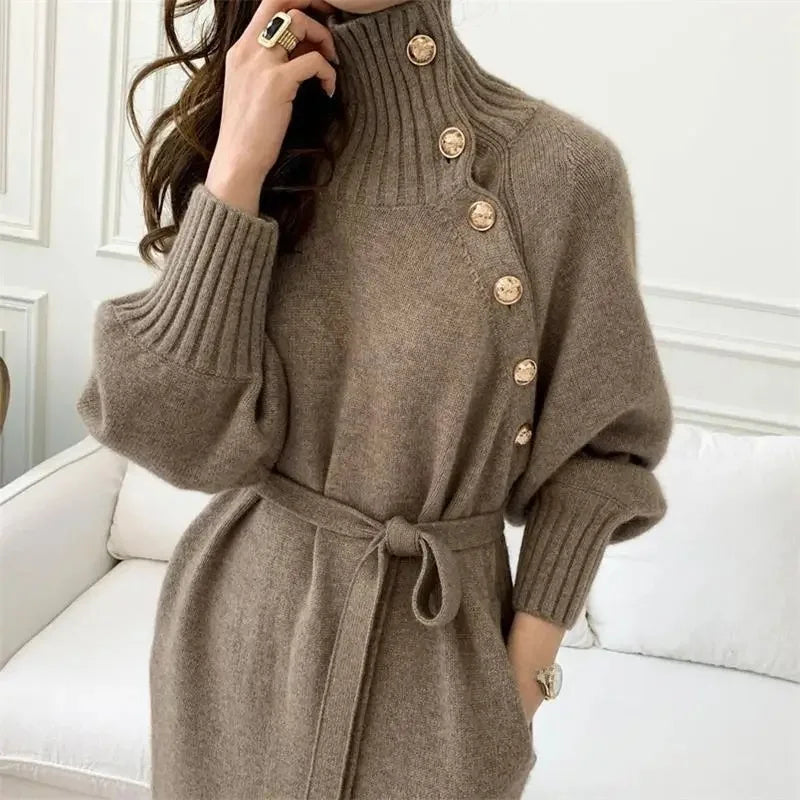 Robe Pull Longue Femme – Tricot Élégant Col Haut avec Boutons Style Vintage Automne Hiver.