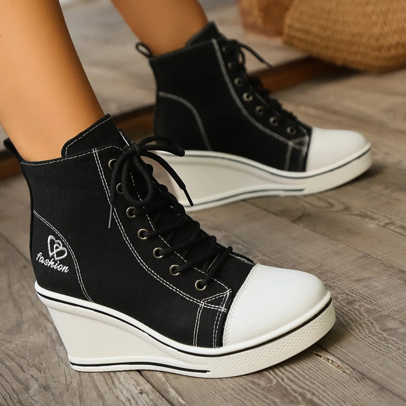 Women Sneakers 2024 New High Tops Wedge Fashion Platform Sneakers Woman Lace Up Height Increase Casual Canvas Shoes for Women