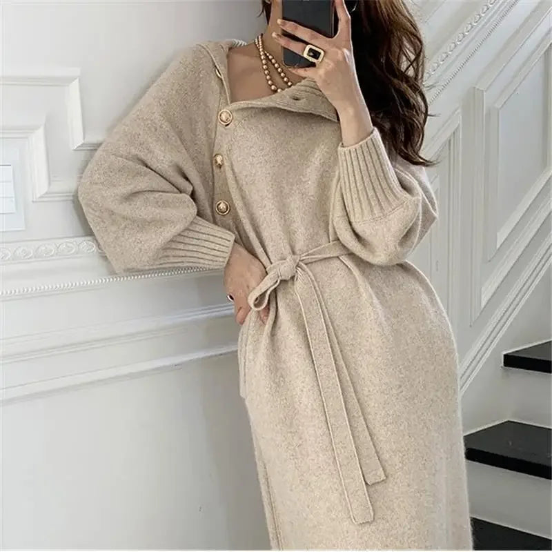 Robe Pull Longue Femme – Tricot Élégant Col Haut avec Boutons Style Vintage Automne Hiver.