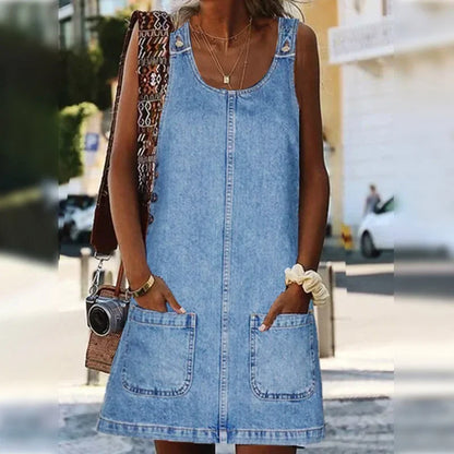 Robe en jean pour femme, sans manches, avec boutons sur le devant et deux poches pratiques. Confortable et légère, idéale pour l’été. Parfaite pour un look décontracté ou pour vos sorties quotidiennes.