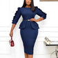 Robe élégante de bureau pour femme, col rond, manches trois quarts, ceinturée à la taille, coupe ajustée mi-mollet. Idéale pour un look professionnel et raffiné.