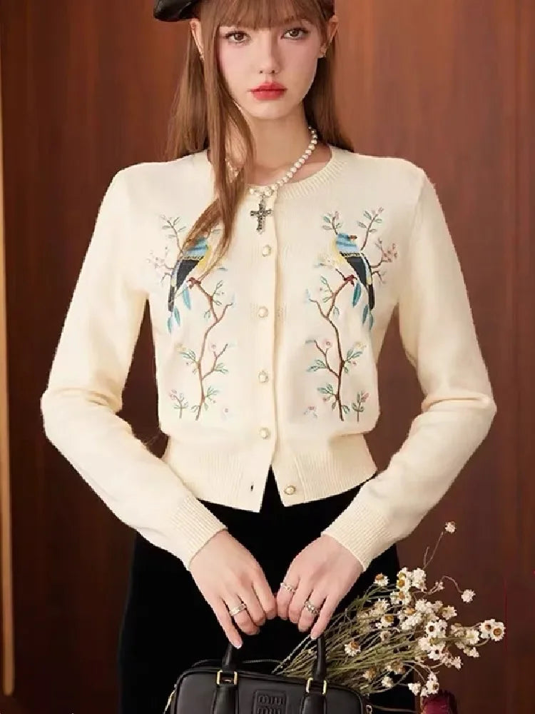 Cardigan Femme Brodé Fleurs & Oiseaux – Tricot Vintage Col Rond Manches Longues Printempps Automn.