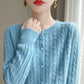 Cardigan Femme Blanc – Tricot Uni Col Rond Boutonné Manches Longues Automne Hiver 2025.
