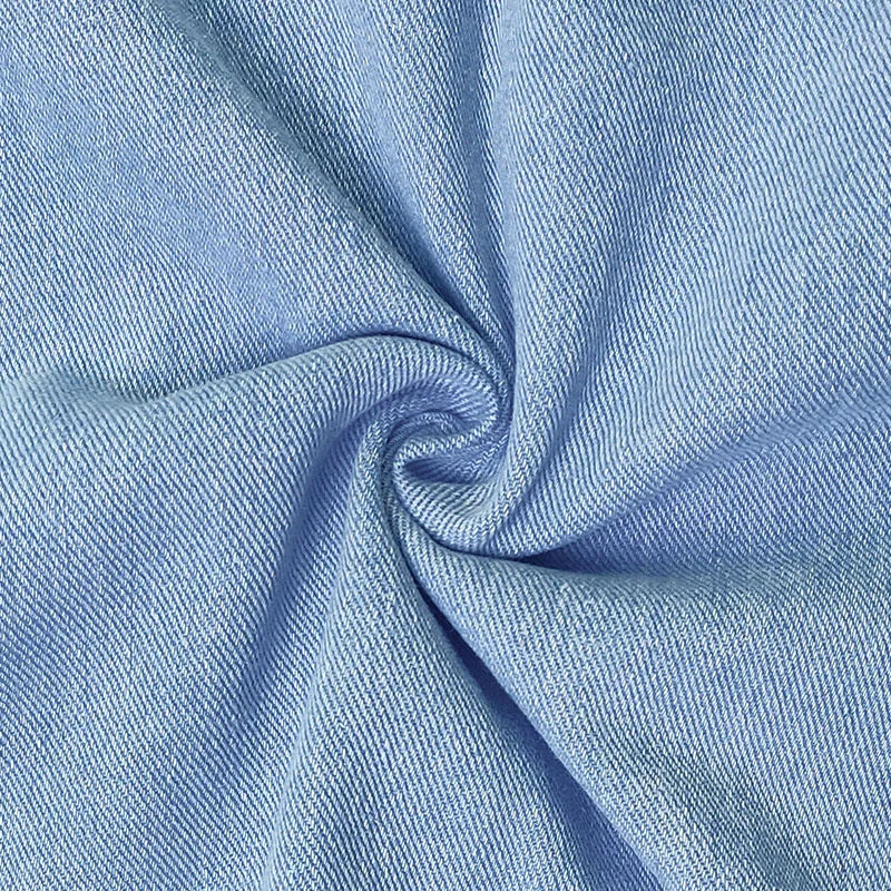 Robe en jean pour femme, sans manches, avec boutons sur le devant et deux poches pratiques. Confortable et légère, idéale pour l’été. Parfaite pour un look décontracté ou pour vos sorties quotidiennes.