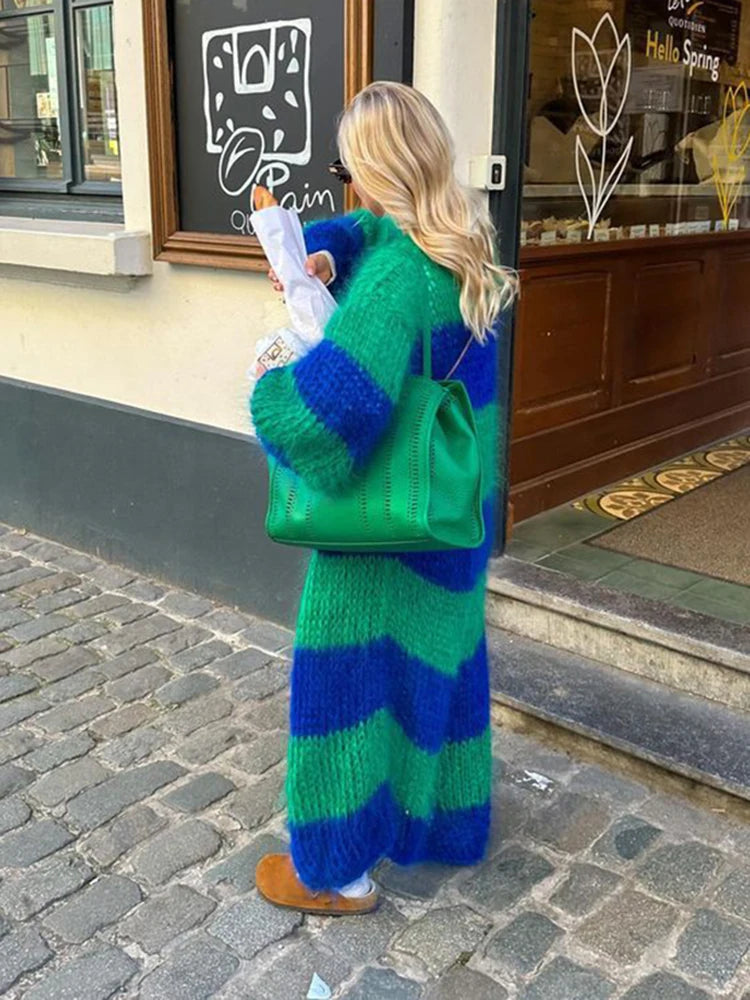 Manteau Long Tricoté Femme – Cardigan Rayé Épais à Manches Lanternes.
