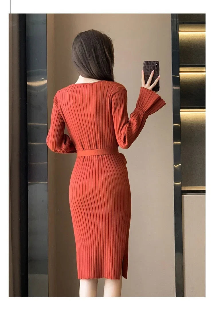 Robe pull femme automne/hiver – col V, manches évasées, coupe ajustée