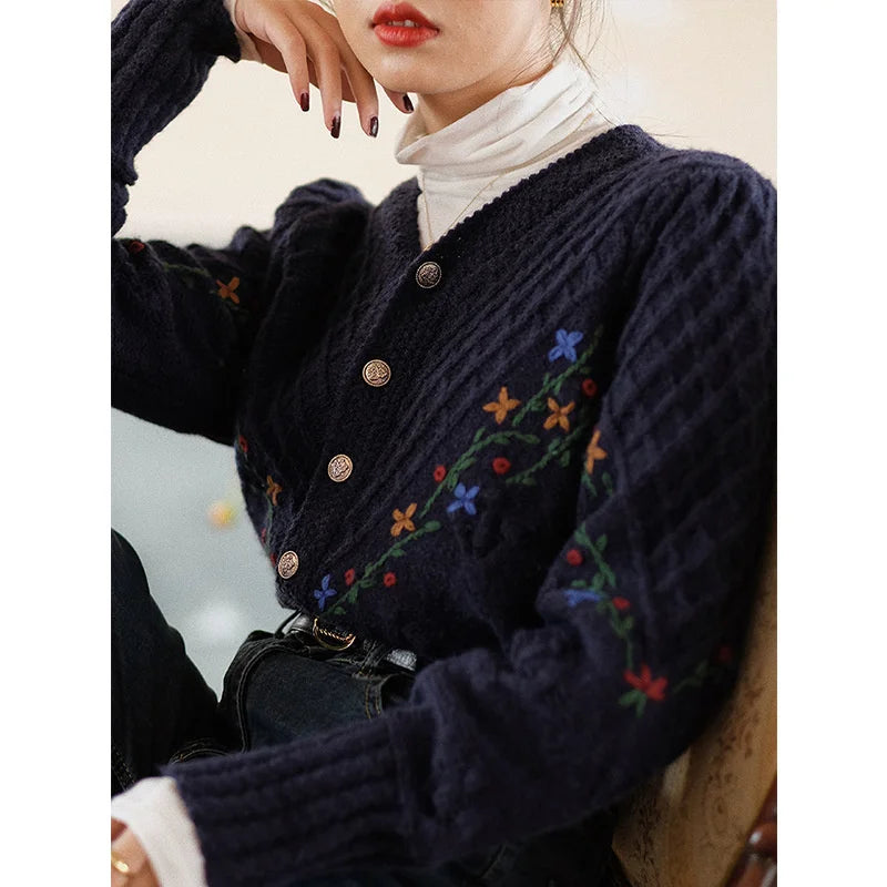 Cardigan Femme Brodé Fleurs – Tricot Vintage Col V Style Coréen Automne Hiver 2025.