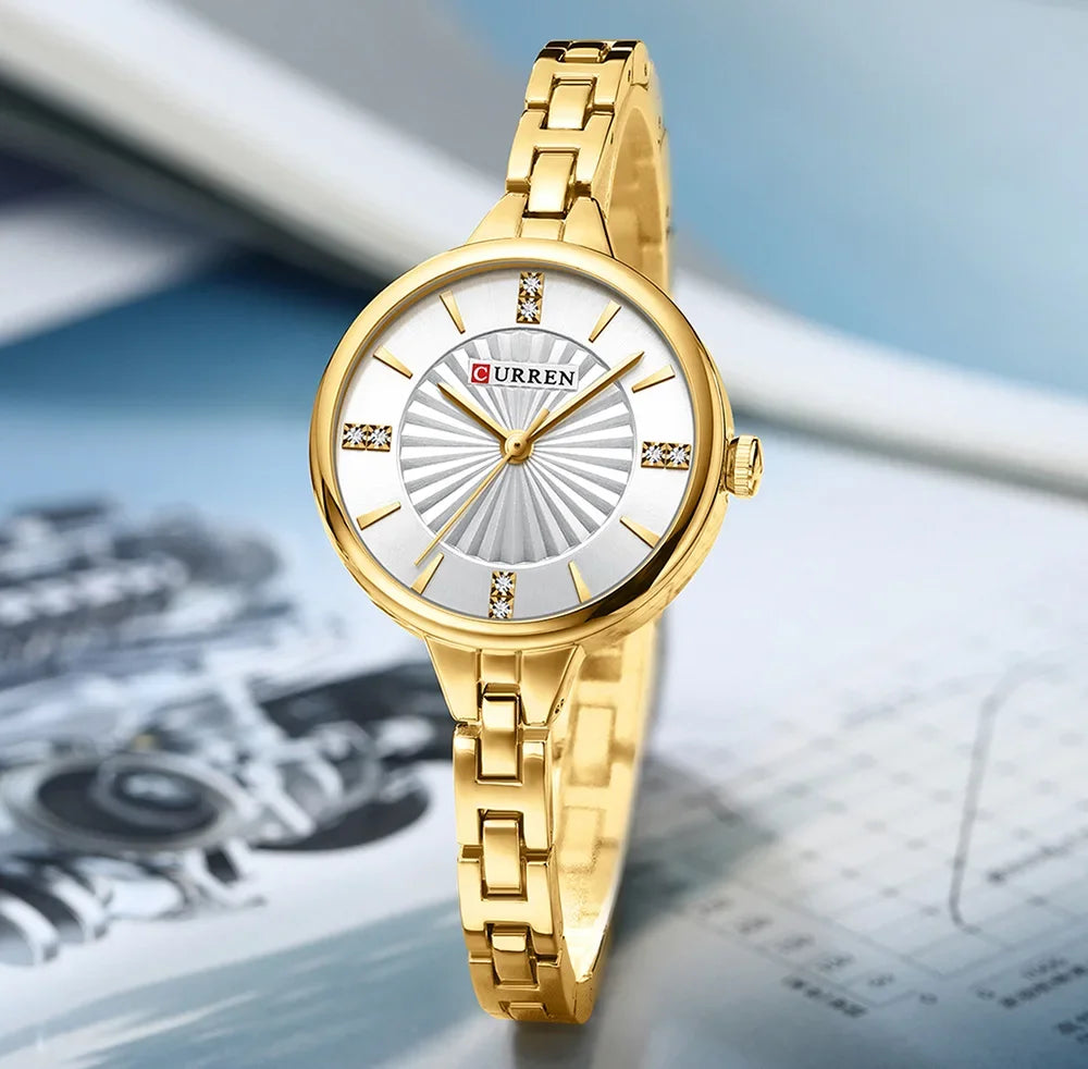 Montre pour femme de la marque CURREN, mouvement à quartz précis, avec bracelet magnétique réglable. Design élégant et sportif, idéale pour un usage quotidien ou pour compléter vos tenues habillées.