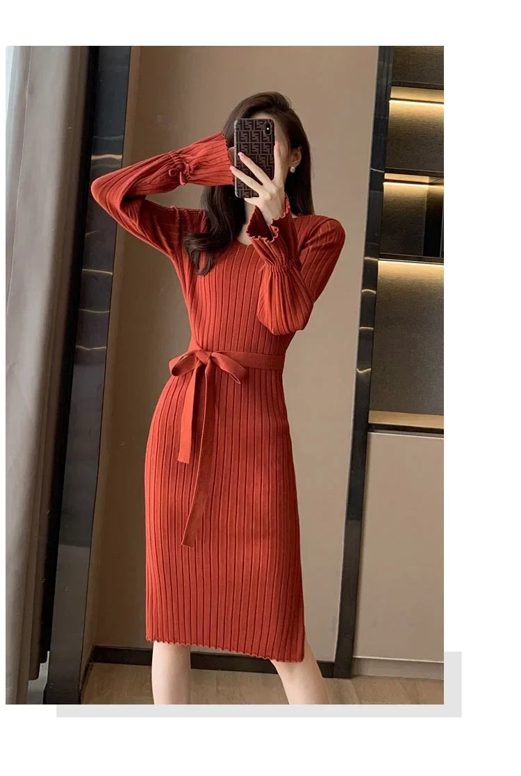 Robe pull femme automne/hiver – col V, manches évasées, coupe ajustée