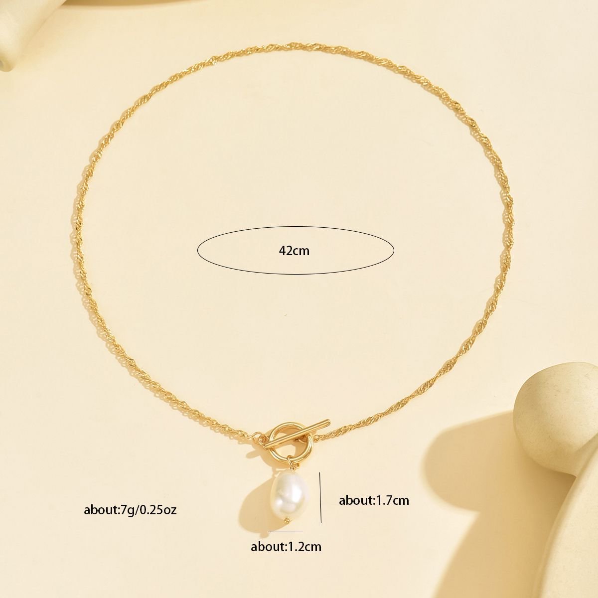 Elegant Gold-Tone Pearl Pendant Necklace -  Stylish And Lightweight Jewelry.