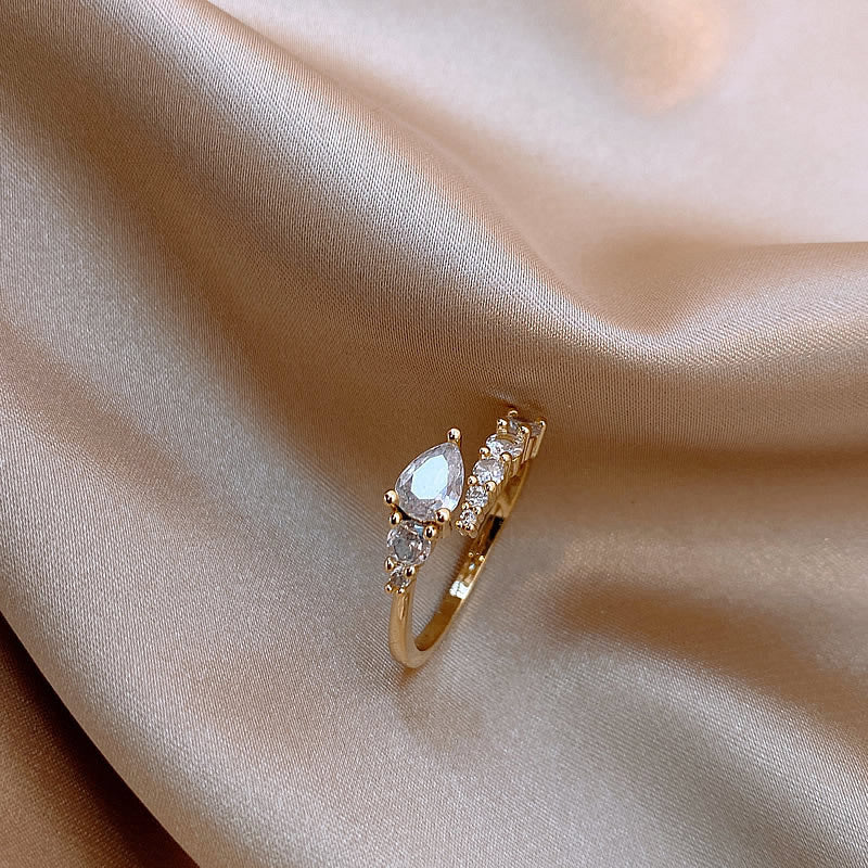 Light Luxury Minority High-grade Full Diamond Snake Ring.