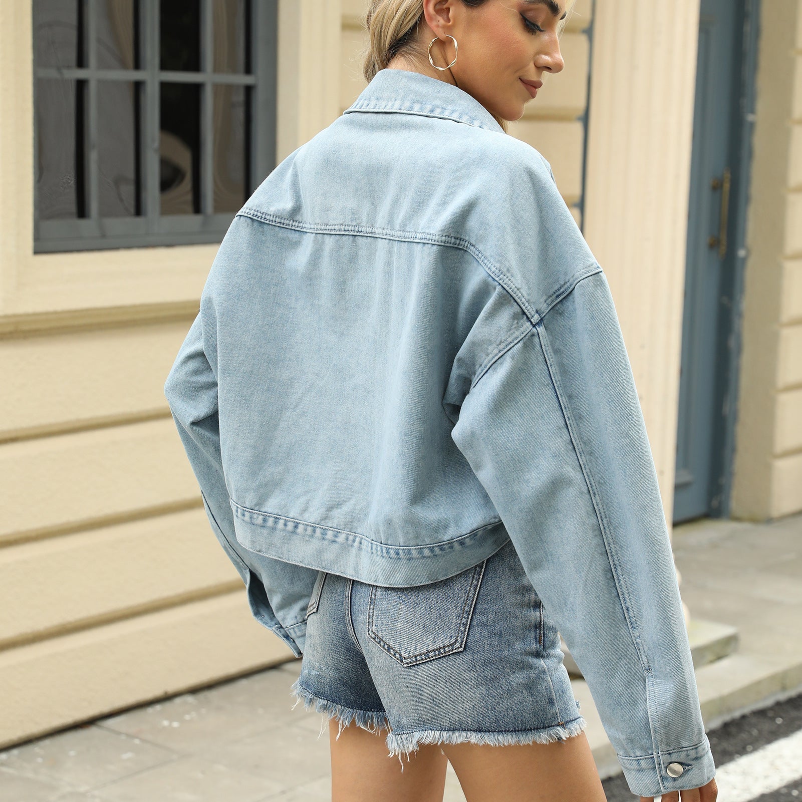 Loose Cropped Denim Jacket With Rivet Design Fashion Casual Long Sleeve Outerwear Tops For Women Clothing.