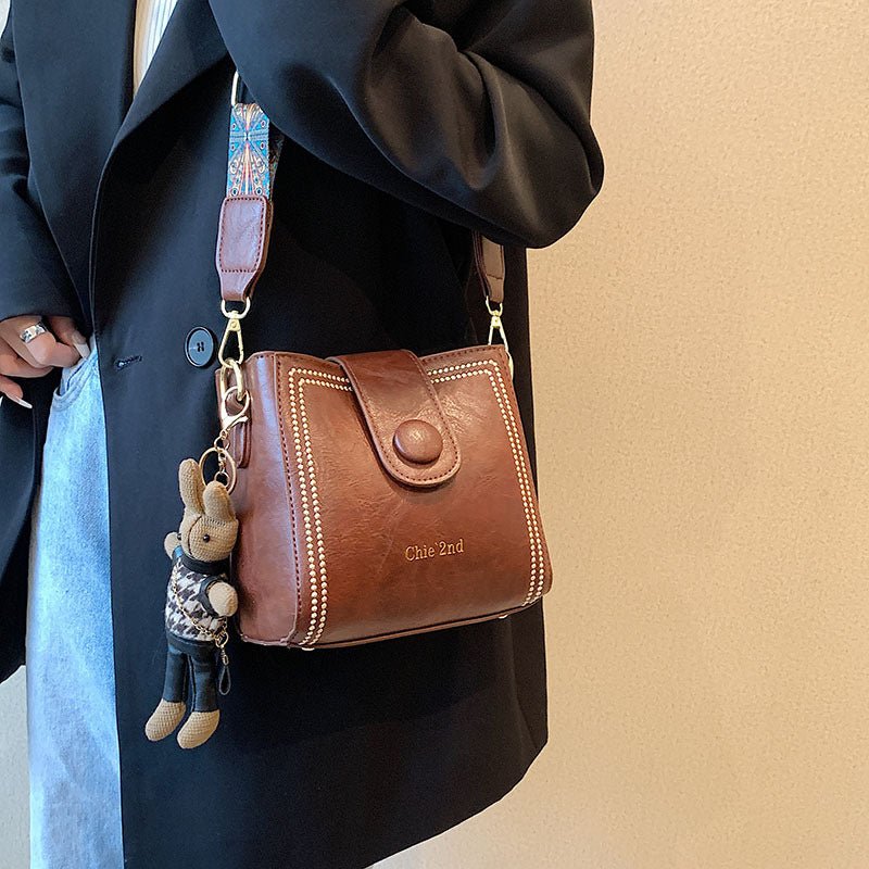 New Fashion Retro High Texture Shoulder Messenger Bag.