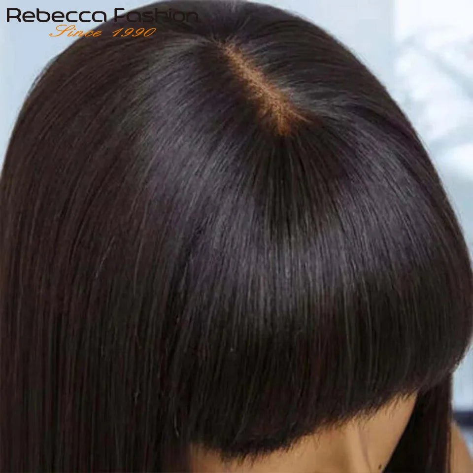 Perruque bob lisse avec frange en cheveux humains brésiliens, raie centrale et finition réaliste.