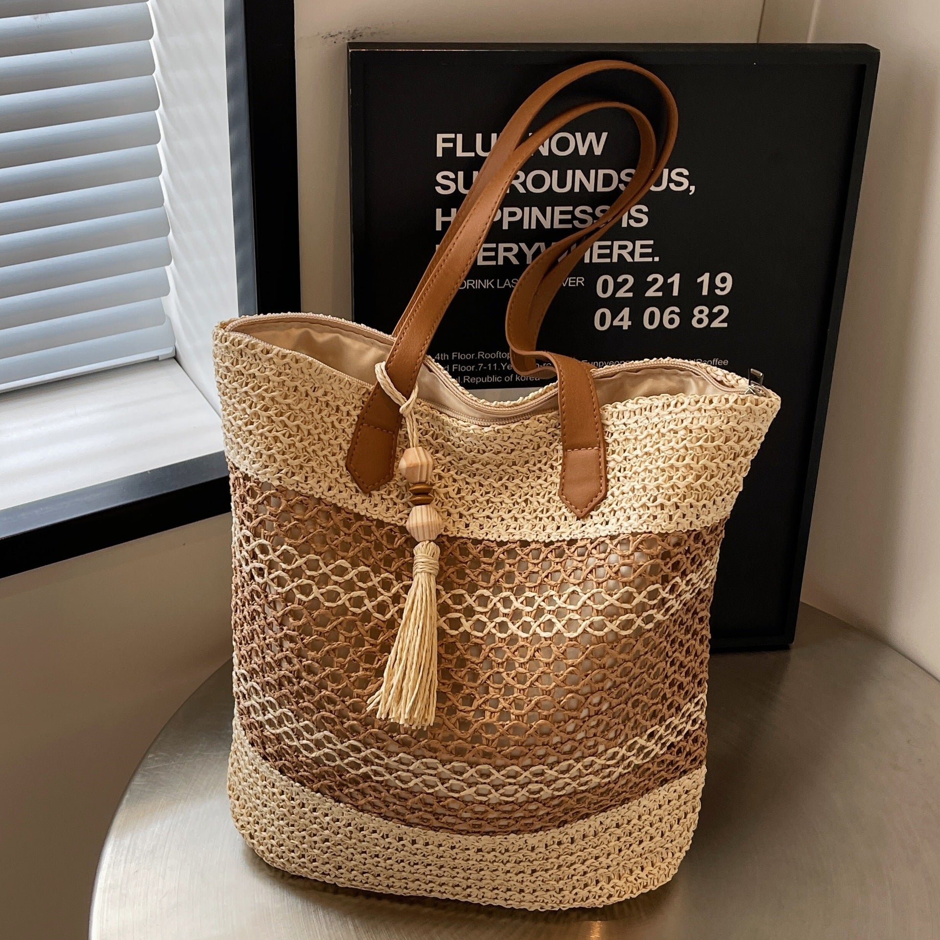 Summer Stripe Straw Sholder Bags With Tassel Pendant Fashion Large Capacity Seaside Vacation Beach Bags.