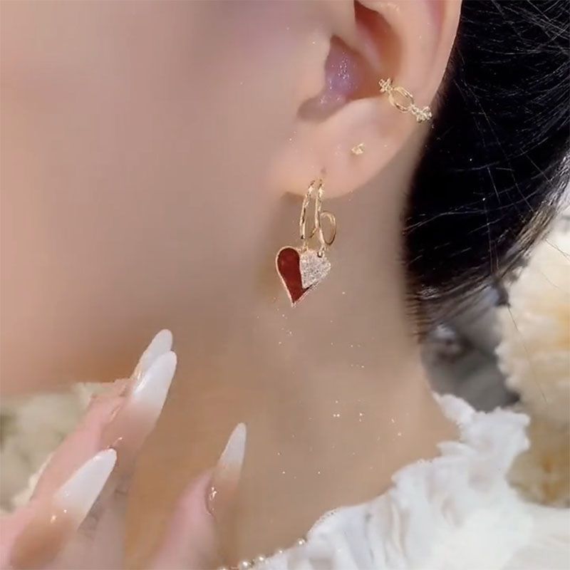 Women's Simple Temperament Red Love Heart Earrings.